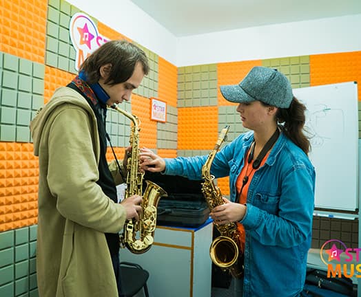 Уроки гри на саксофоні